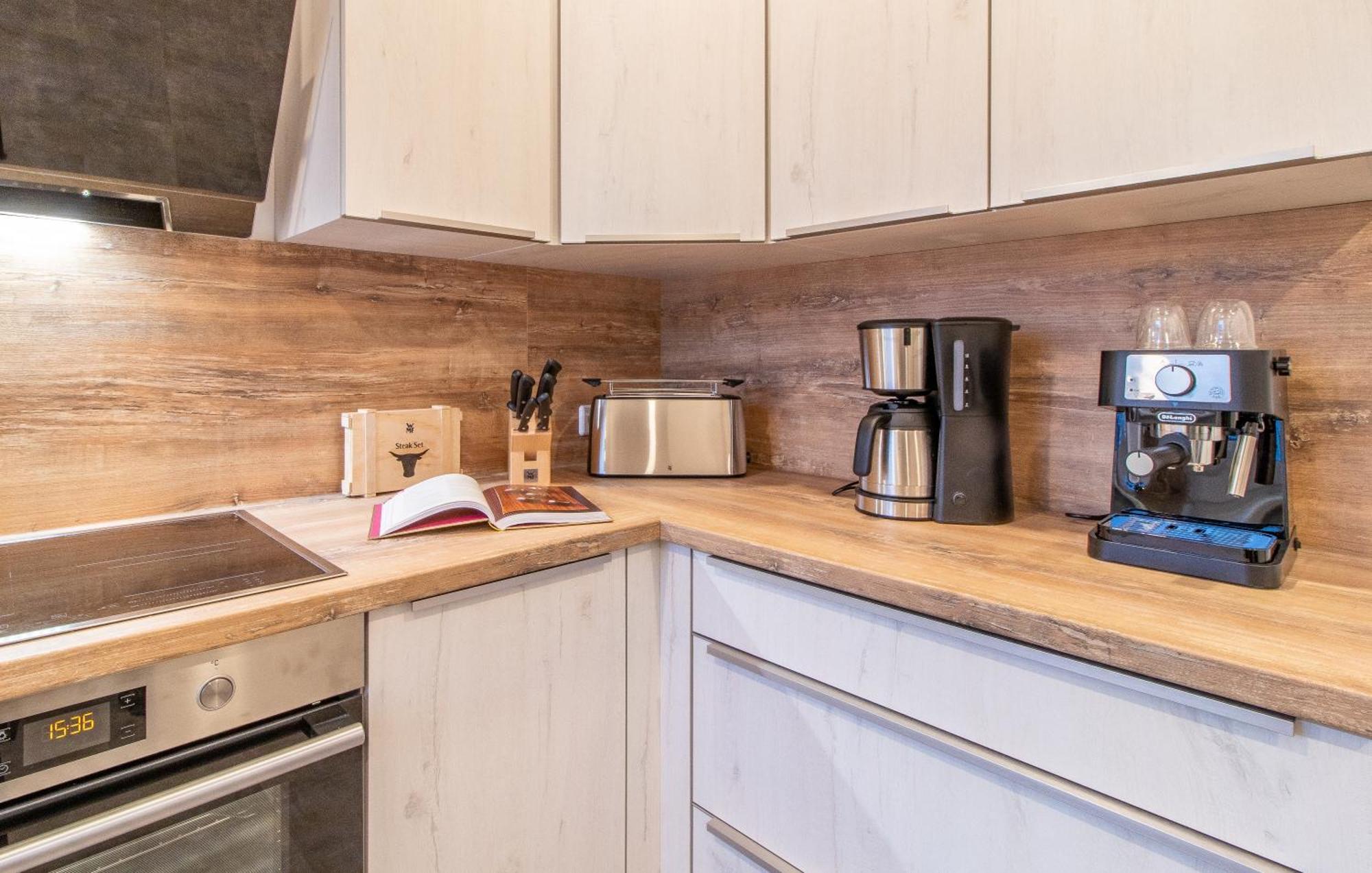 Stilvolles City-Apartment I Netflix I Wlan L Stellplatz I Zentral Schwarzenberg  Exteriör bild