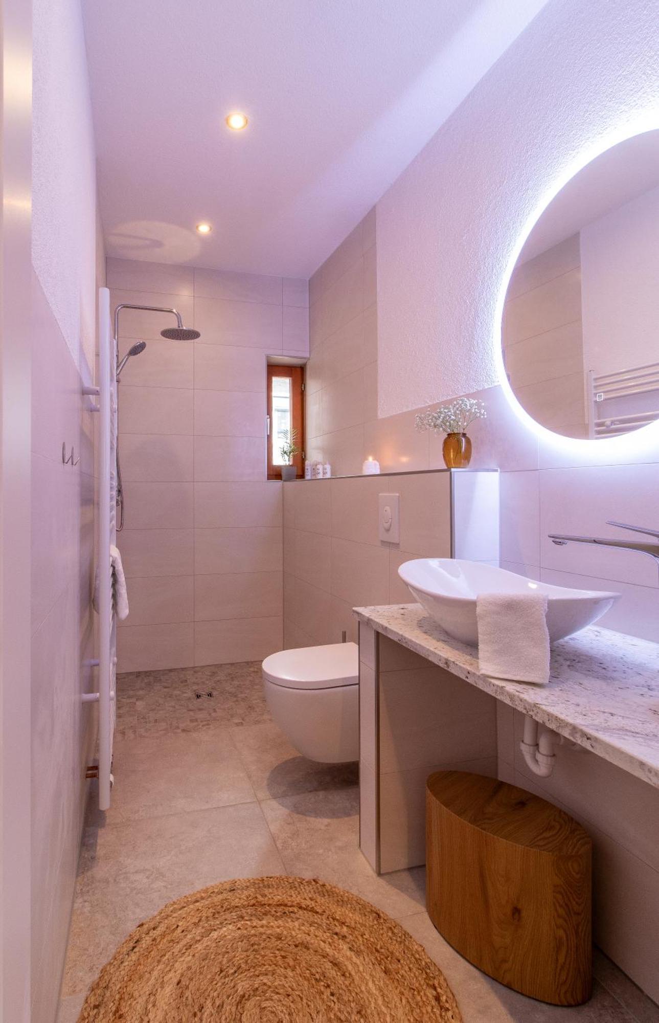 Stilvolles City-Apartment I Netflix I Wlan L Stellplatz I Zentral Schwarzenberg  Exteriör bild